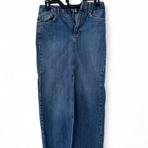 Fitted blue denim jean skirt